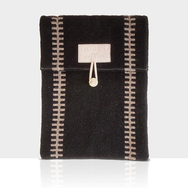 O Beneficio Laptop Sleeve